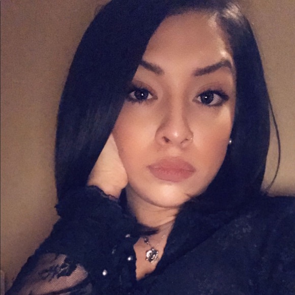 Meet your Posher, Raraquel - Picture 1 of 1